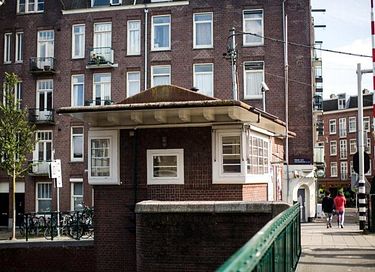 Slapen in een Amsterdams brugwachtershuisje