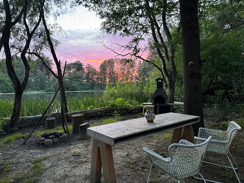Schönes Kuppelzelt in der Natur und am Wasser - 3