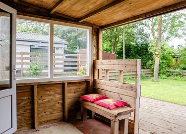 Attractive cottage for 4 right by the water - 21