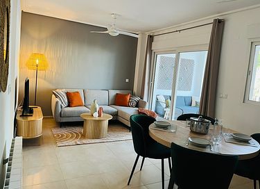 Beautiful apartment by the pool - 14