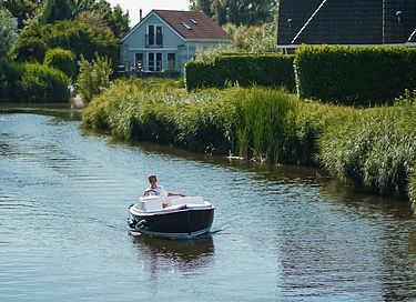 Vakantiehuis (8p) aan het water met wellness - 27