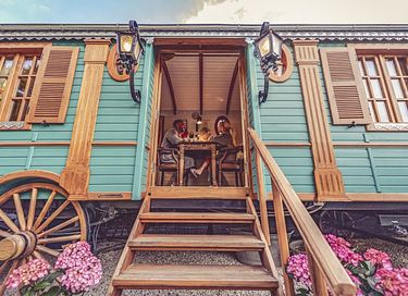 Unique circus wagon with jacuzzi and sauna - 18
