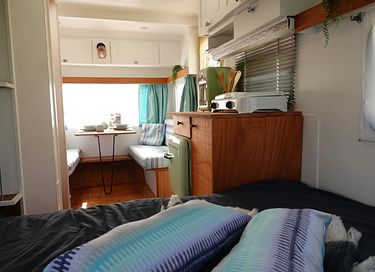 Overnacht in een retro caravan - 4