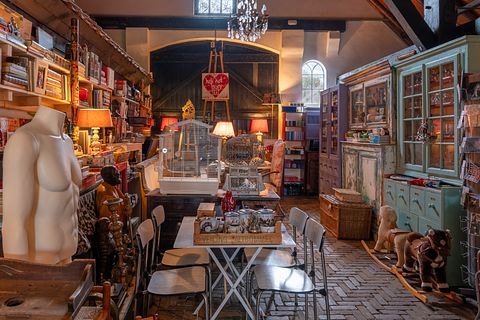 A Colorful Stay in a Historical Farmhouse - 4