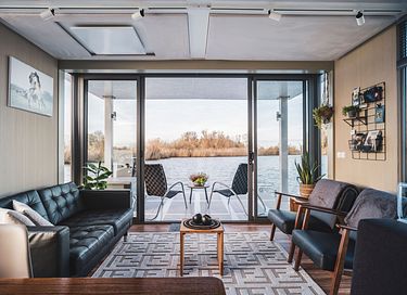 Luxury houseboat in nature reserve - 2
