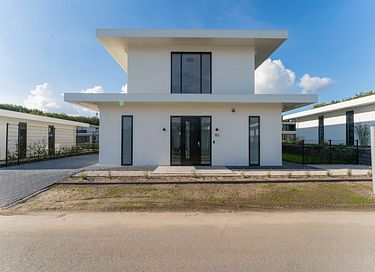 Luxury waterfront villa with private jetty - 45