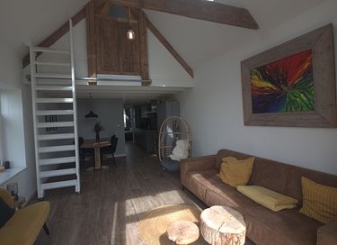 Ehemaliges Kutschenhaus mit Blick auf Wiesen - 11