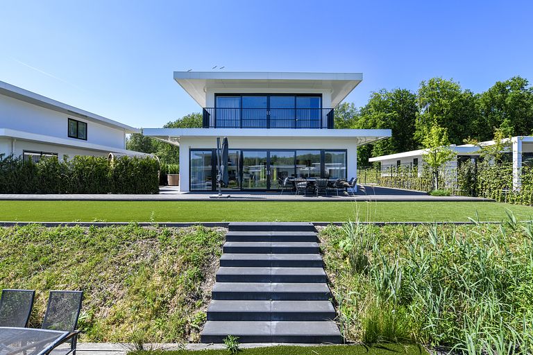 Villa met wellness aan het water in Flevoland - 1