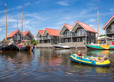 Uniek overnachten aan het water in Friesland - 16