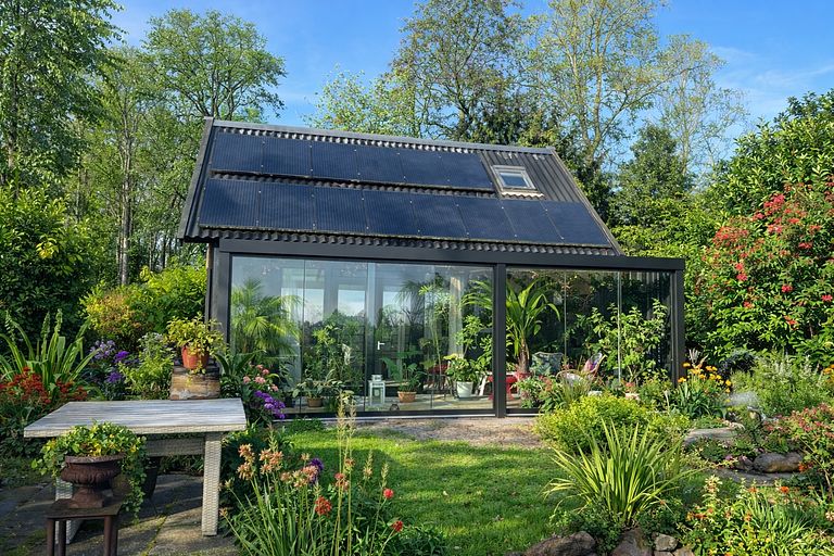 Maison forestière près de la mer avec bain à remous en bois - 1