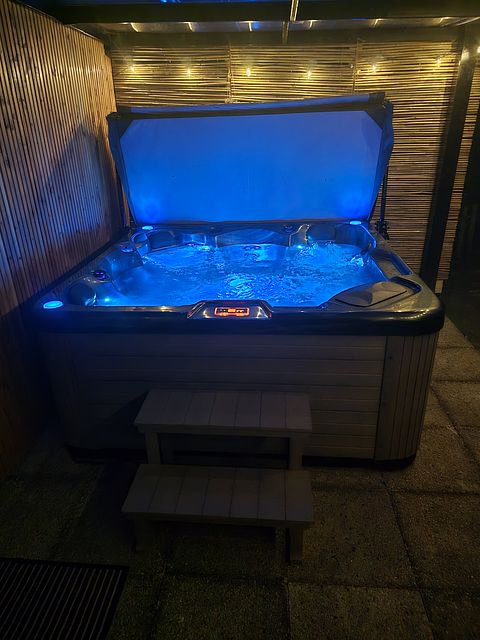 Tiny Lodge met privé jacuzzi - 4