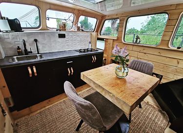 Bateau-sauna privé avec un beau design - 6