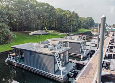Pavillon de port avec terrasse sur le lac Mooker - 1