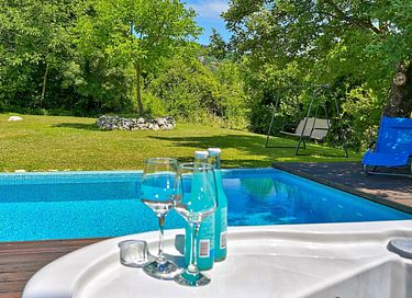 Villa met zoutwaterzwembad en zeezicht - 5