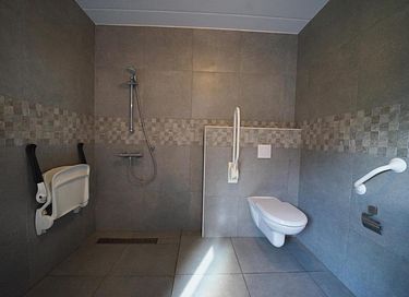 Gruppenunterkunft mit Sauna in Wassernähe - 9