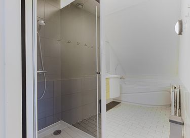 Geräumige Gruppenunterkunft mit überdachter Terrasse - 34