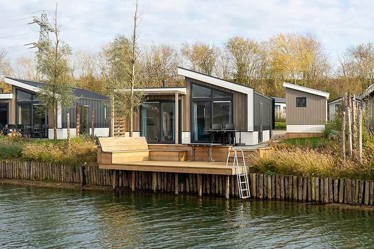 8-person house by the water with jetty - 1