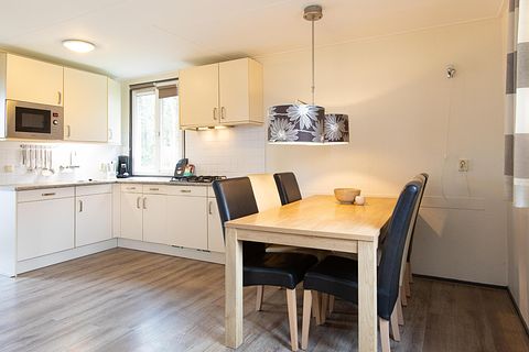 Vakantiehuis (6p) in bosrijke omgeving - 3