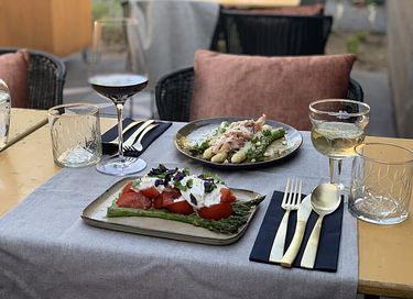 Sleep in a luxury, art deco boutique hotel - 11