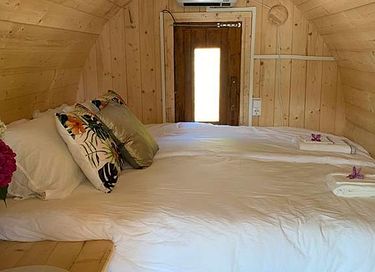 Uniek tiny house met hottub aan het water - 7