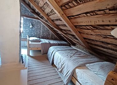 Family Residence with loft and Hideaway - 18