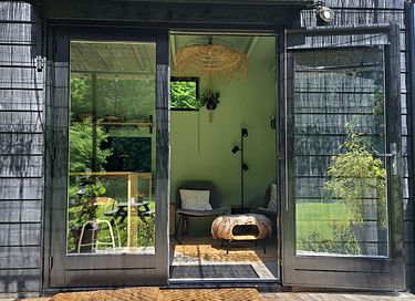 Tiny house in greenery - 7