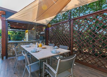 Luxe vakantiehuis met poolhouse  - 32