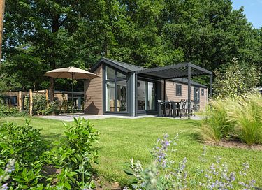 Ruime lodge met hottub en sauna 