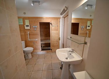 Groepsaccommodatie met sauna en jacuzzi - 12