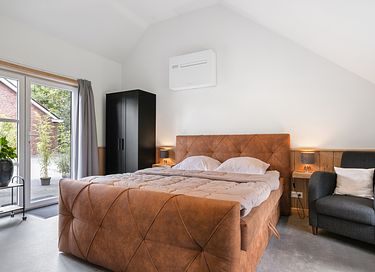 Luxe kapschuur in Friese natuur met jacuzzi - 11