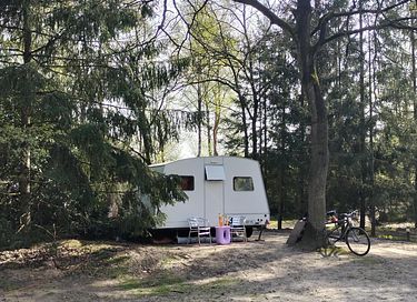 Spend the night in a vintage folding caravan - 29