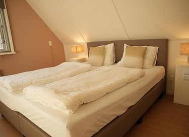 Modern holiday home (6p) with wellness - 12