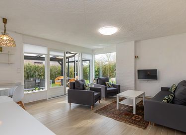 Vacation home near a large lake in Zeeland - 3