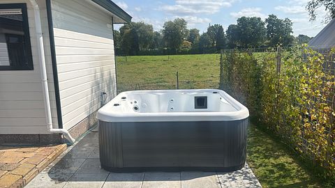 Chalet de bien-être avec jacuzzi à Veluwe - 2