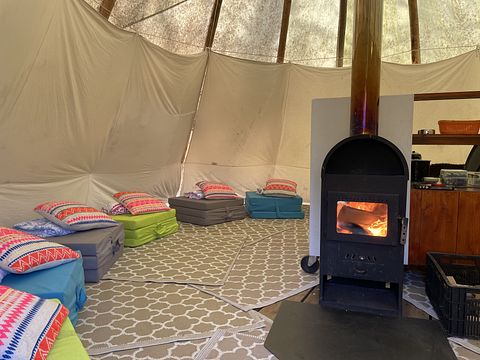 Slapen in een indiaanse tipi voor 6 personen - 4