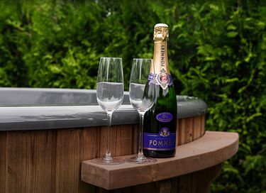 Une nuit romantique avec espace bien-être privé - 24