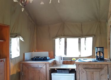 Glamping safari tent on mini campsite - 4