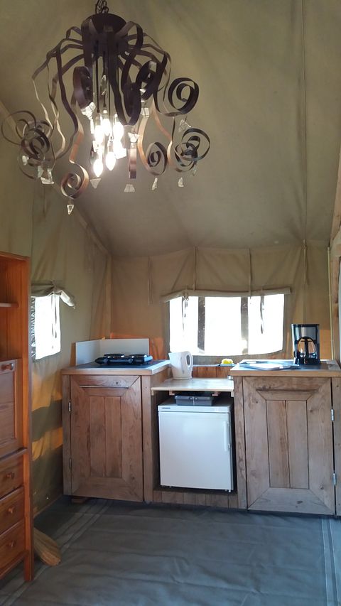 Glamping safari tent on mini campsite - 4