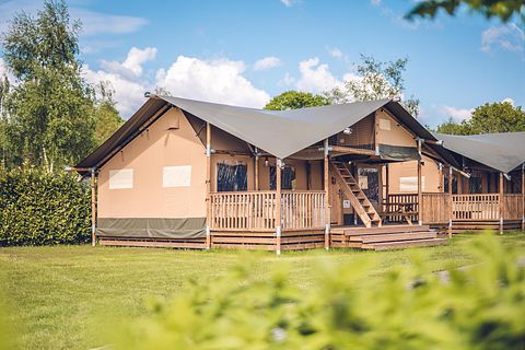 Tente de glamping pour 8 personnes avec cabine de couchage - 2
