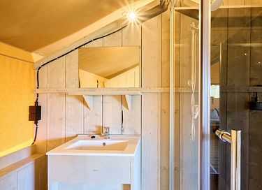 Luxury safari tent (8) w/ kitchen & bathroom - 16