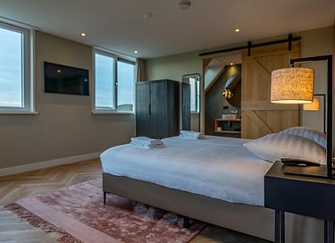 Stylish holiday home near nature reserve - 17