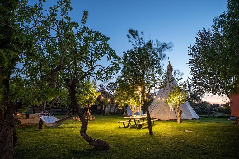 Slapen tussen de schapen in een tipi (5 pers) - 1