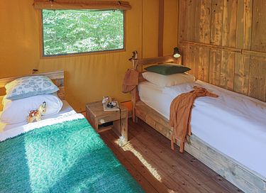 Safari tent with private hottub in the forest - 9