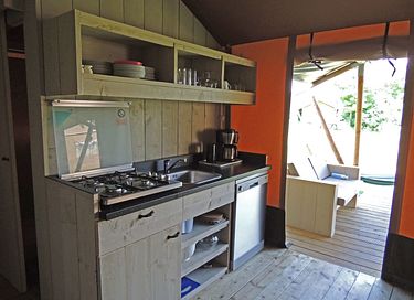8-person safari tent on a nice campsite - 10