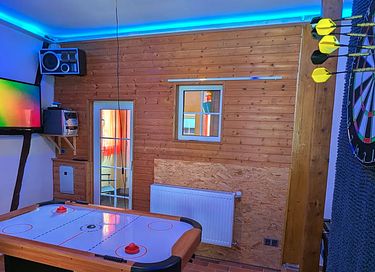 Group house with an entertainment room and a sauna - 14