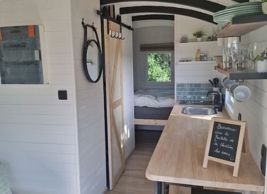 Shepherds hut near Namur - 10