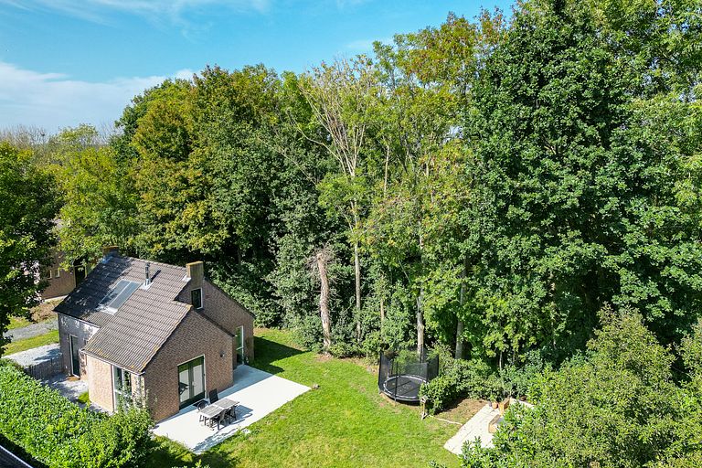 Maison familiale moderne et lumineuse avec grand jardin - 1
