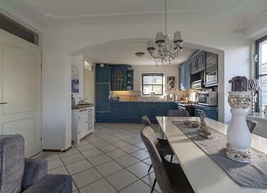 Child-friendly holiday home by the playground - 11