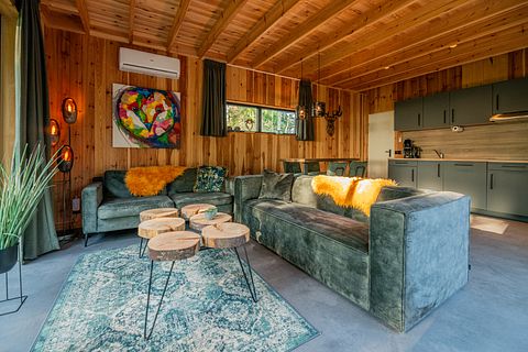 Luxe wellneslodge met jacuzzi en sauna - 4