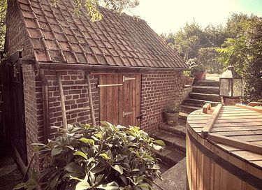 Cottage mit Whirlpool direkt am Teich - 2